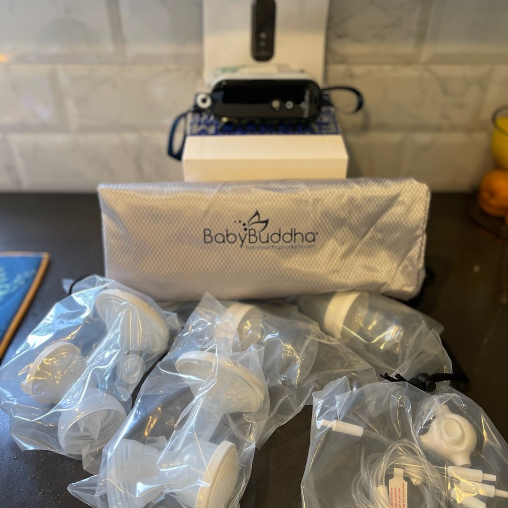 Baby Buddha portable breast pump kit